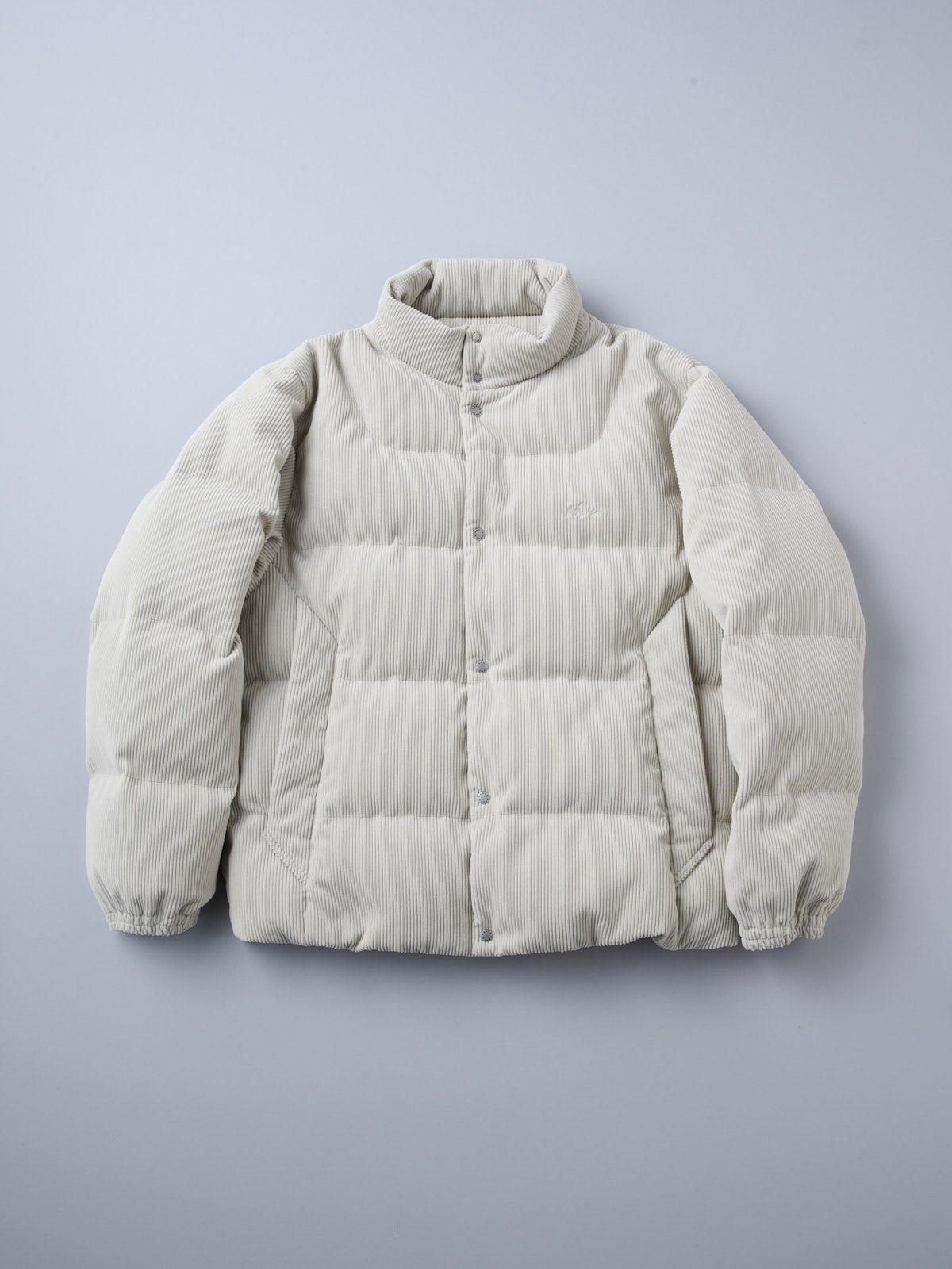 ナンガの新作ダウン コーデュロイダウンジャケット ダウンジャケット 俯瞰