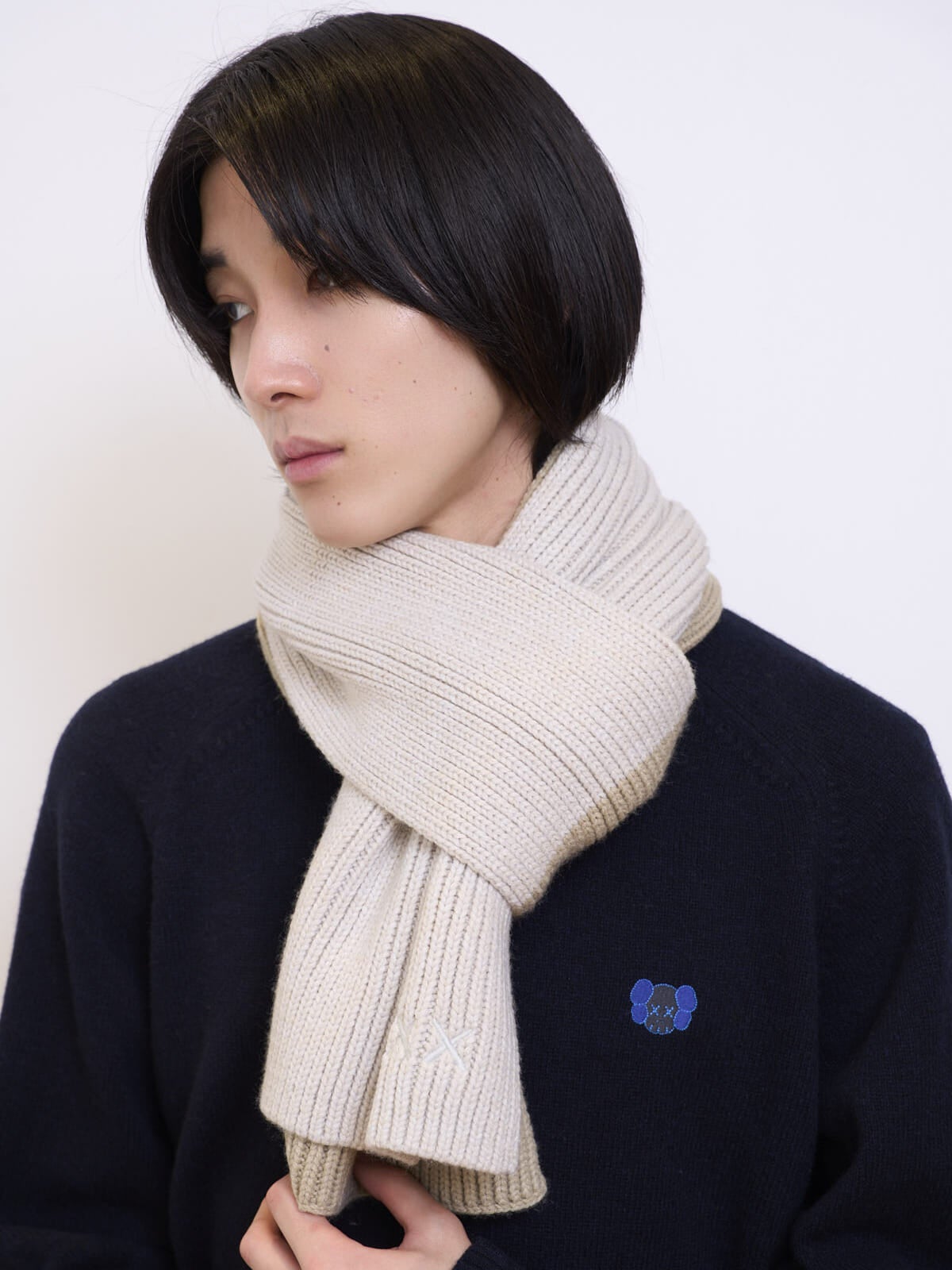 ユニクロとKAWSのコラボ初のニットウェアコレクション／カウズ ウィンター ヒートテックニットマフラーを試着＆本音レビュー