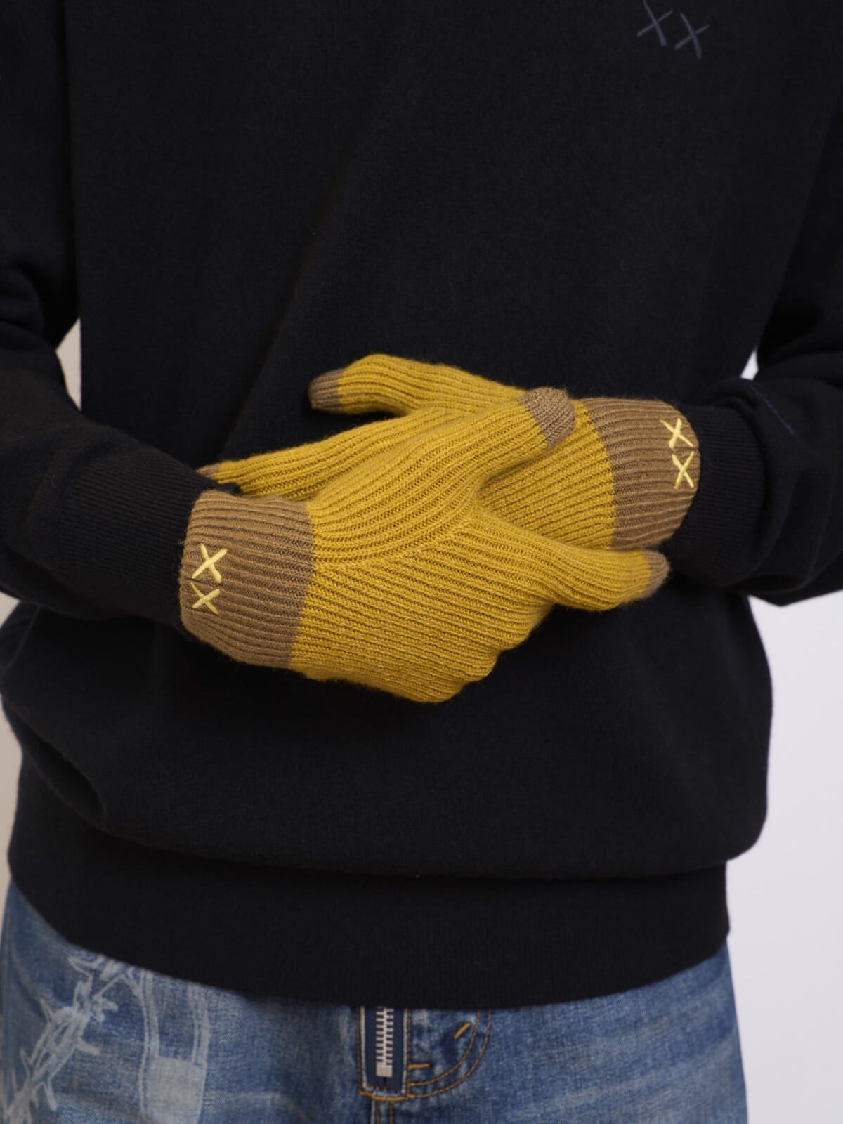 ユニクロとKAWSのコラボ初のニットウェアコレクション／カウズ ウィンター ヒートテックニットグローブを試着＆本音レビュー