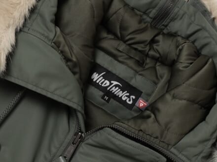 ダウンじゃないのに最強暖かい。「ビームス」と「ワイルドシングス」の別注ミリタリージャケットは無骨さと快適さを兼ね備えたこの冬のマストバイ!