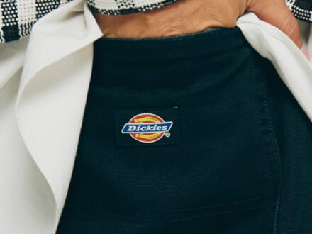 「ディッキーズ」のコラボパンツをさりげなく無骨に。【おしゃれな人はワークウェアをどう着る？】