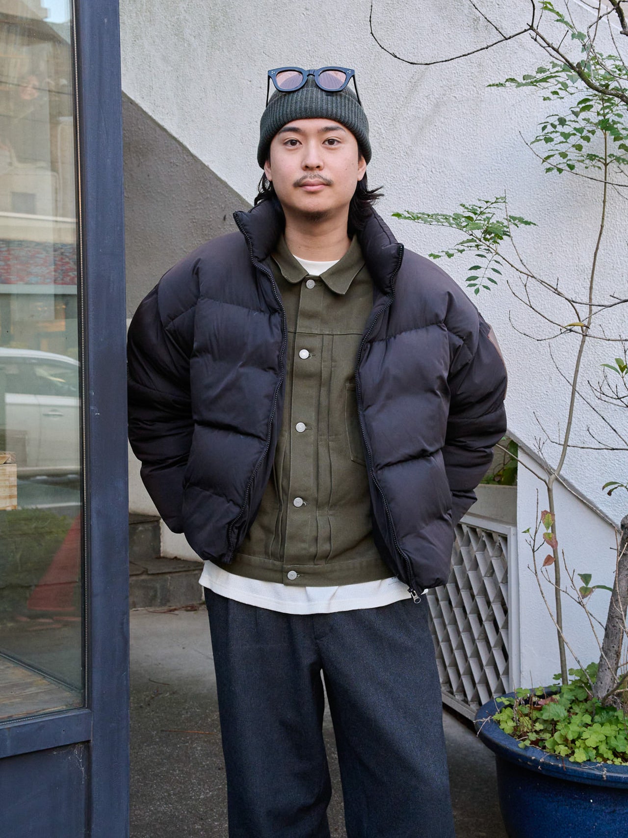 勝亦諒さん＿スニーカースナップ上半身カット