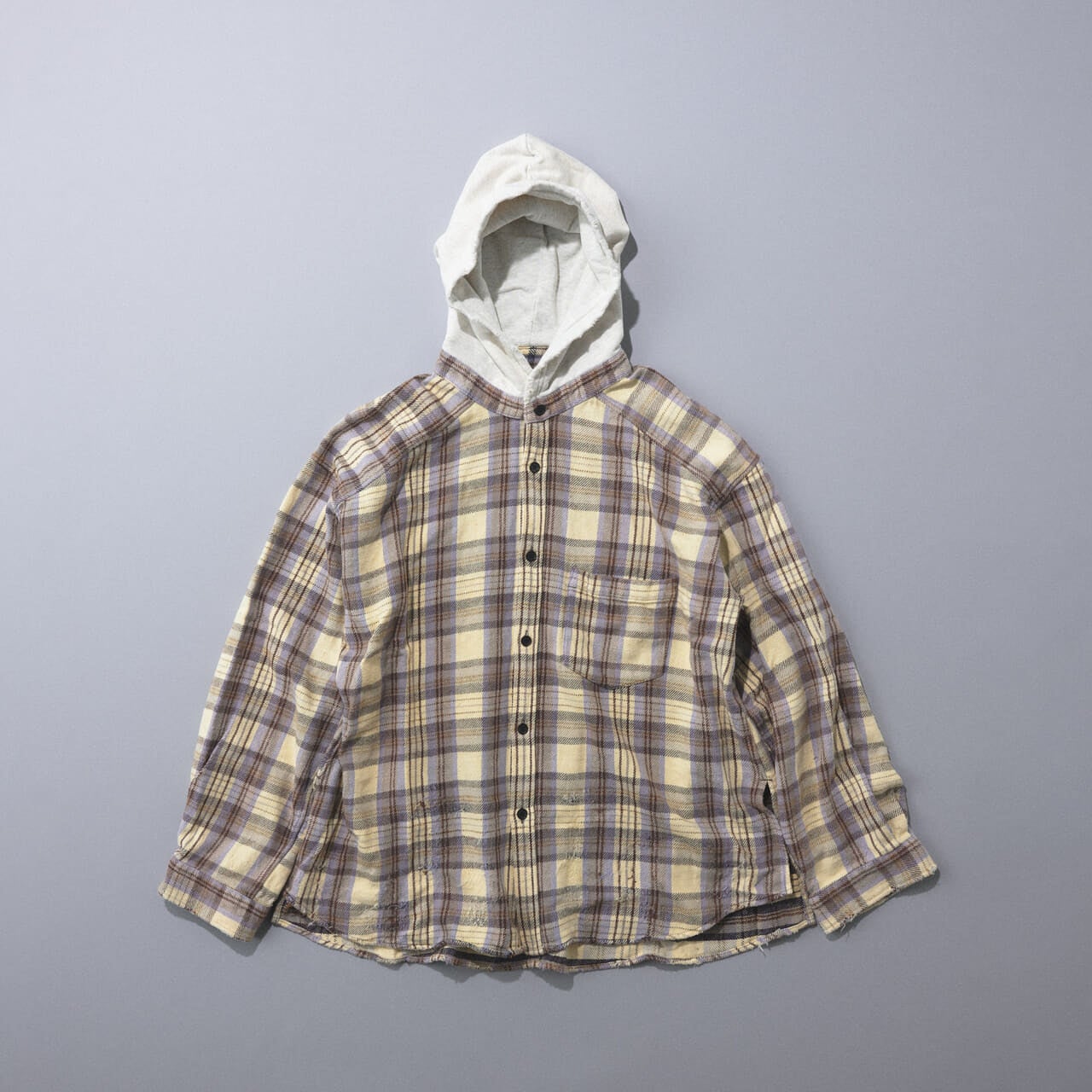 エディターが買ってよかった「アンセルム」のフードつきチェックシャツ