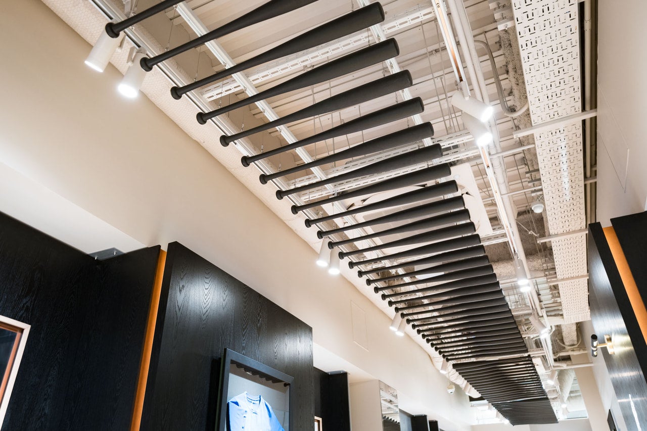 ニューバランス原宿 リニューアルオープン 大谷翔平ショップ バット