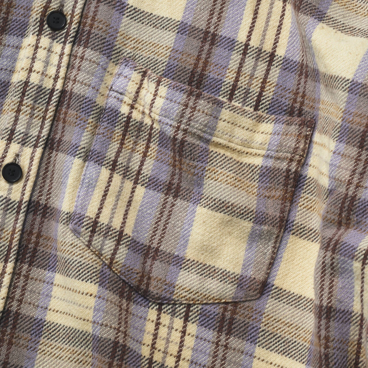 エディターが買ってよかった「アンセルム」のフードつきチェックシャツの胸ポケット