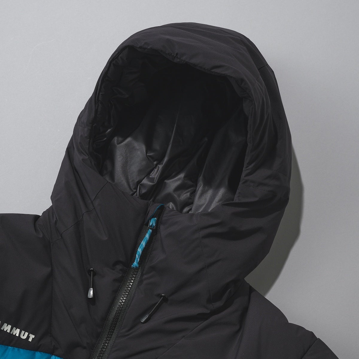 グラビティ プロ インサレーション フーデッド ジャケット アジアンフィット　フード部分