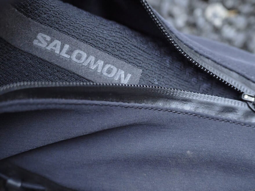 ハイクラスな「サロモン」と「ジルサンダー」のスラックスを合わせた冬のブラックスタイル！【人気ショップ＆ブランドスタッフの冬の毎日更新スニーカースナップ／DAY１】