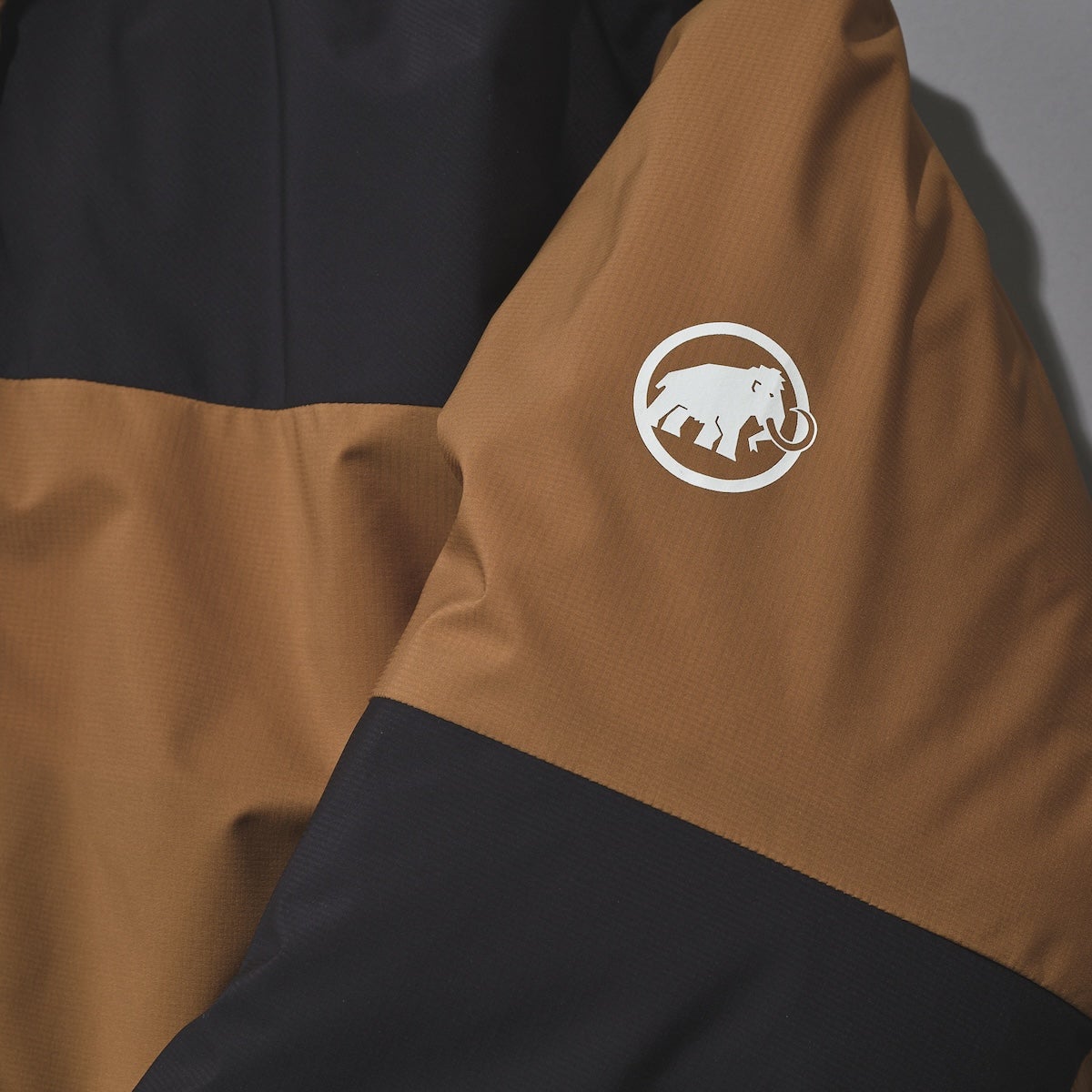 アイスフォール ソフトシェル サーモ フーデッド ジャケット アジアンフィット　サイドロゴ