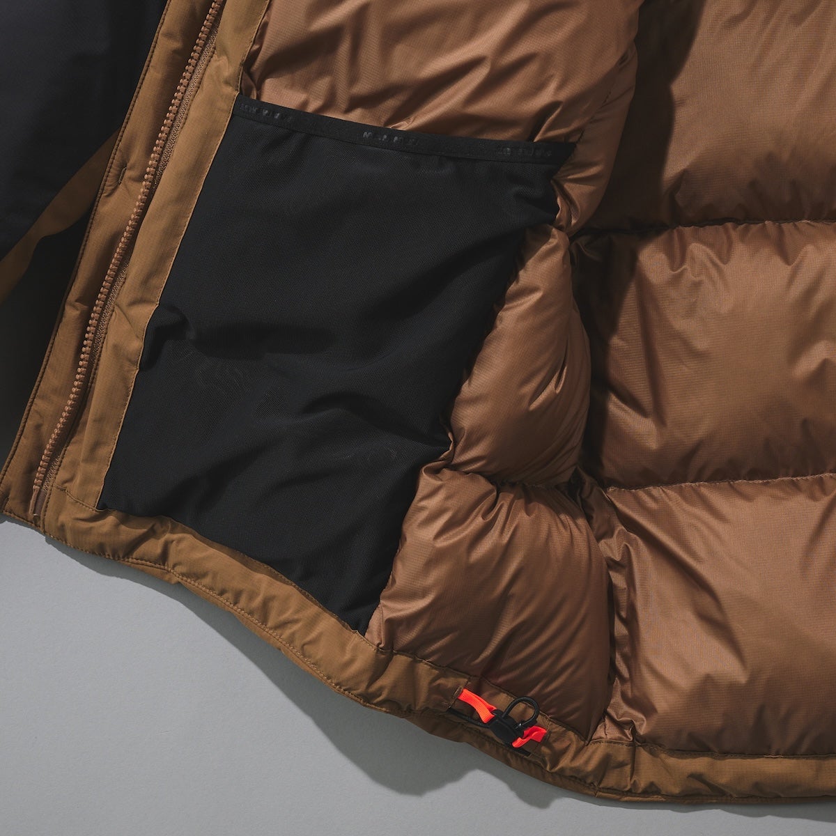 アイスフォール ソフトシェル サーモ フーデッド ジャケット アジアンフィット　内ポケット