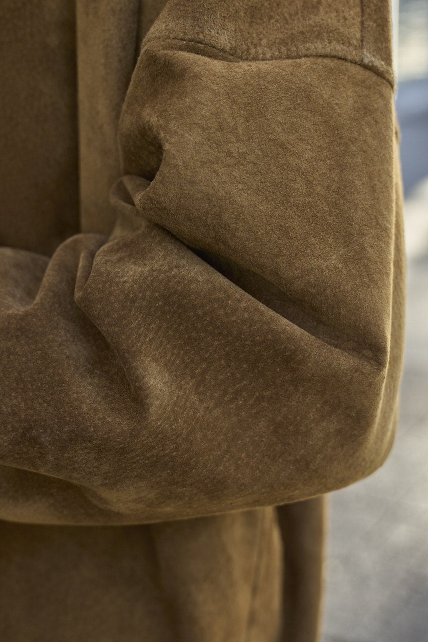 エンダースキーマのシャツヨリ