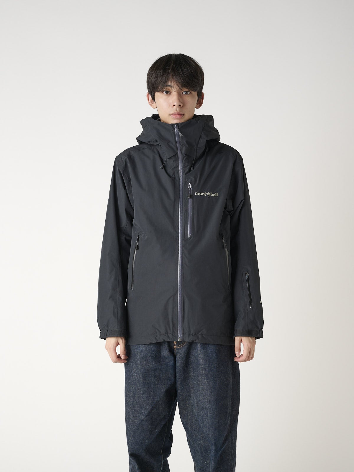 モンベルの黒いシェルゴアテックスジャケット/パウダーグランドパーカを試着&本音レビュー