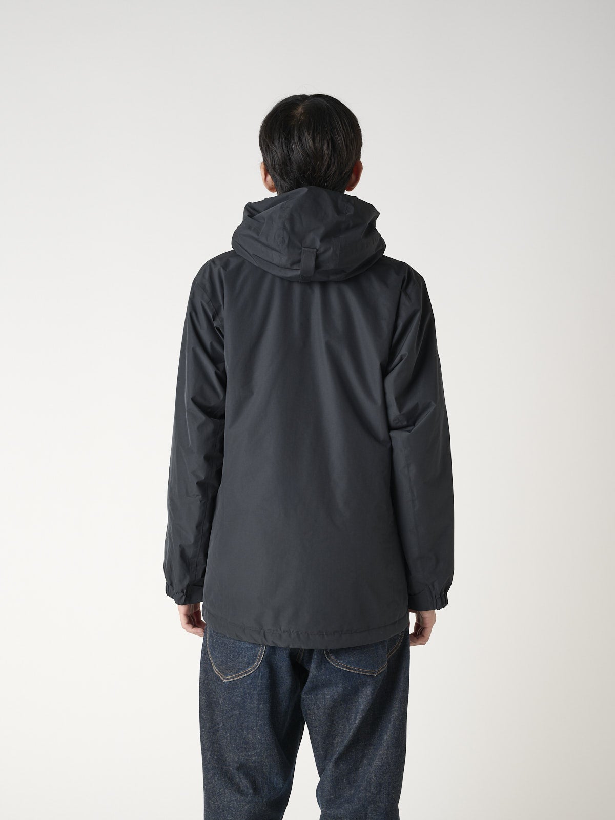 モンベルの黒いシェルゴアテックスジャケット/パウダーグランドパーカを試着&本音レビューのバック