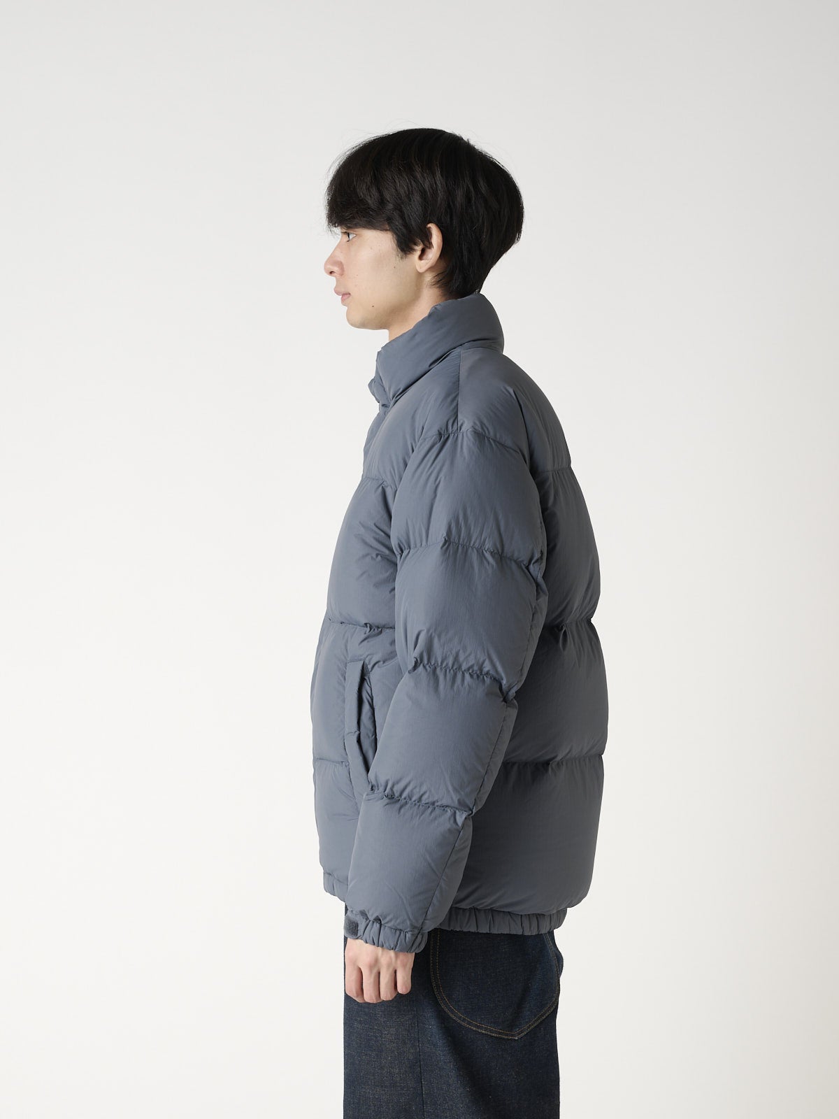 無印良品の軽量ダウンポケッタブルジャケットを試着&本音レビューのサイド