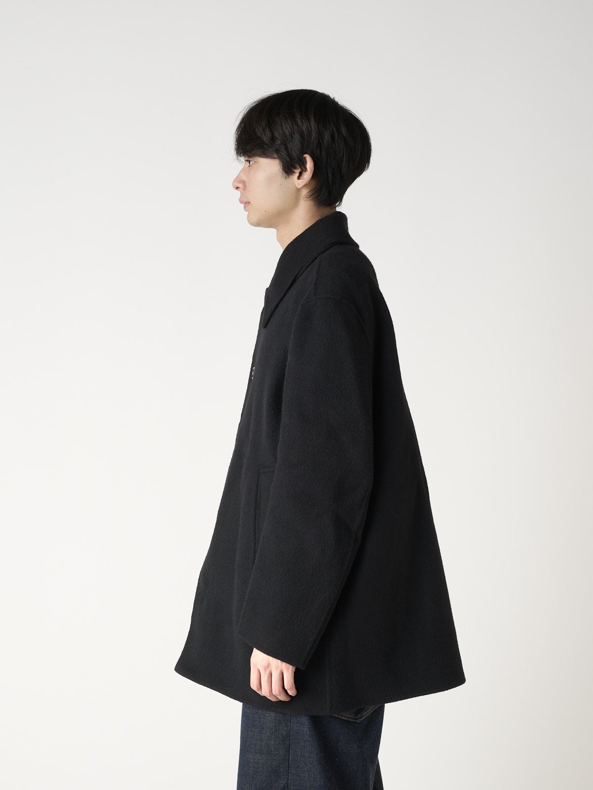 無印良品のカシミヤ混ショートステンカラーコートを試着&本音レビューのサイド
