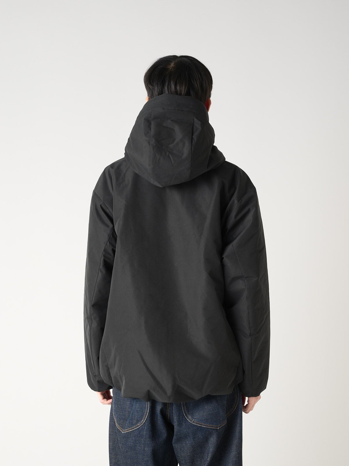 無印良品の黒い防水撥水中わたフードジャケットを試着&本音レビューのバック