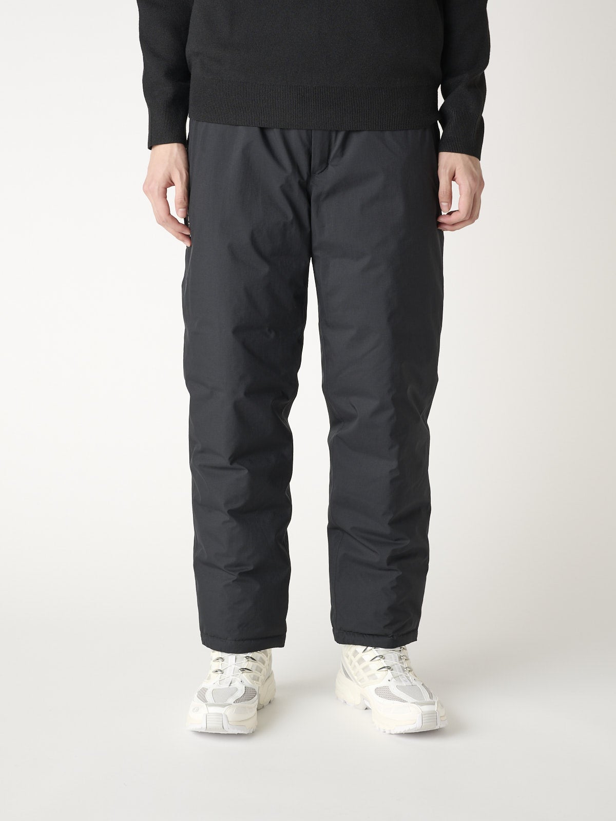 モンベルのダウンパンツ/スーパードライテックダウンパンツの試着&本音レビュー