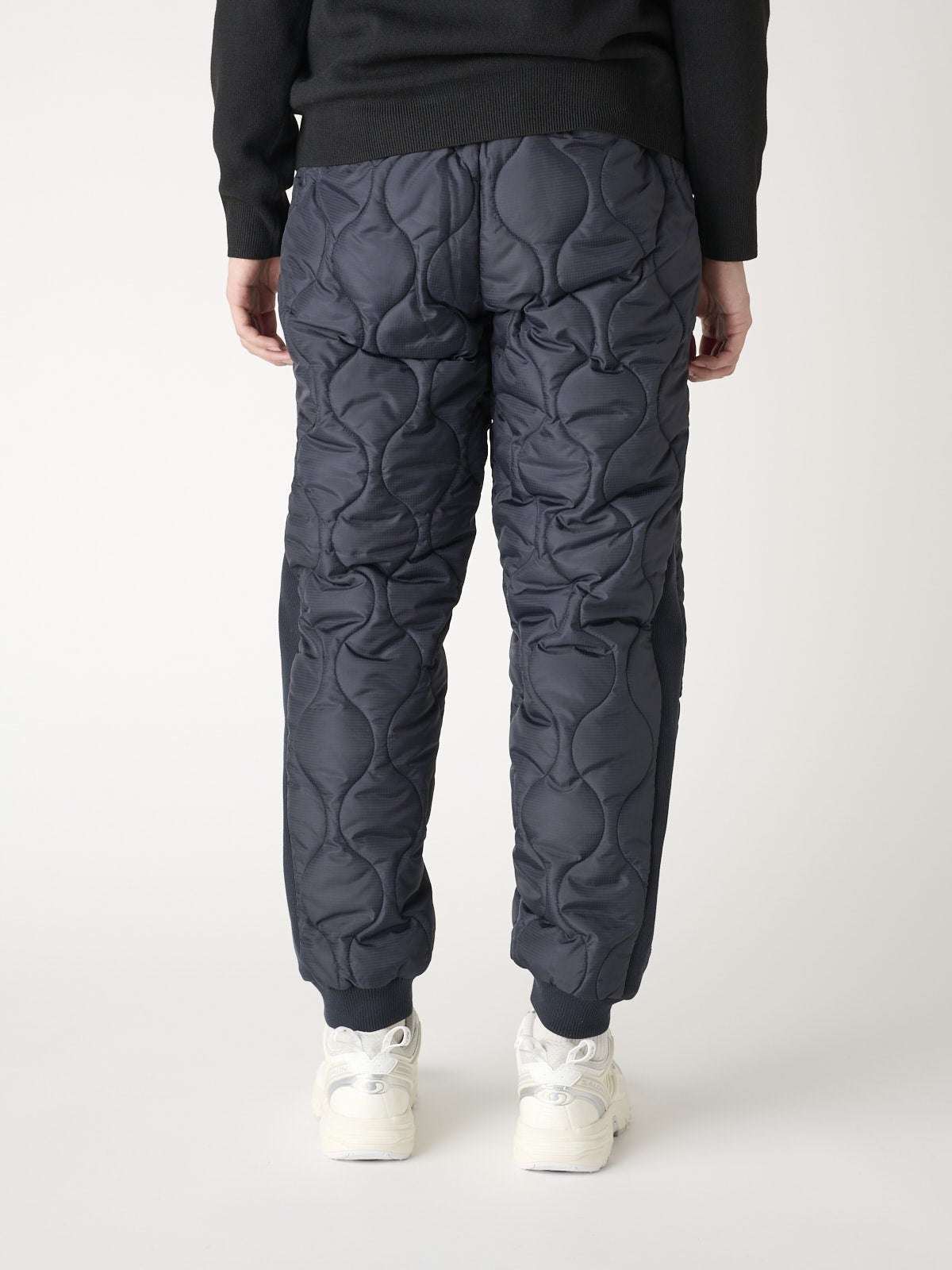 ニューエラのダウンパンツ/インサレーティッド キルティング パンツの試着&本音レビューのバック