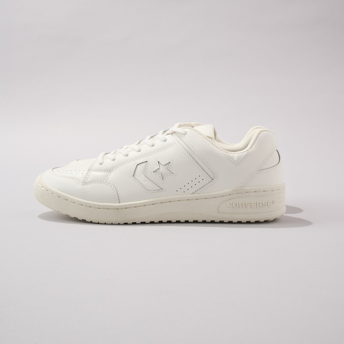 コンバースの定番名品白スニーカーのウエポンOXのサイド