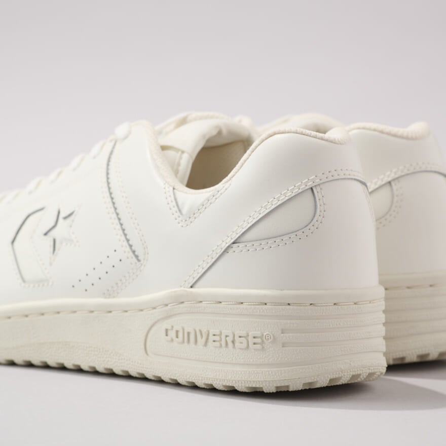 コンバースの定番名品白スニーカーのウエポンOXのヒール寄り