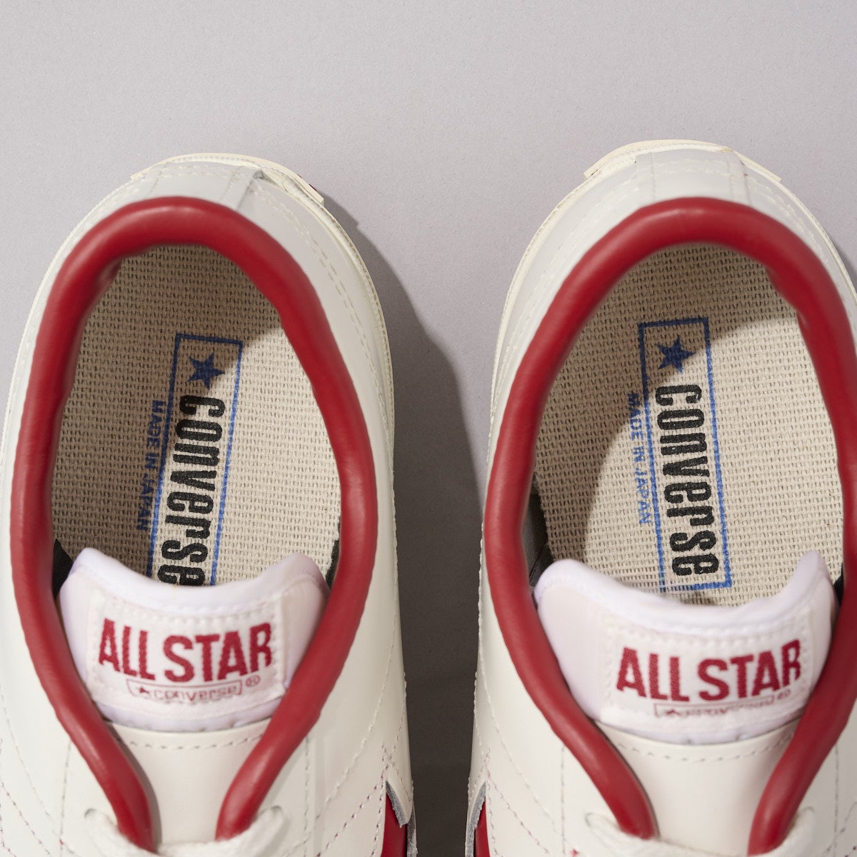 コンバースの白スニーカーのワンスター Jのインソール