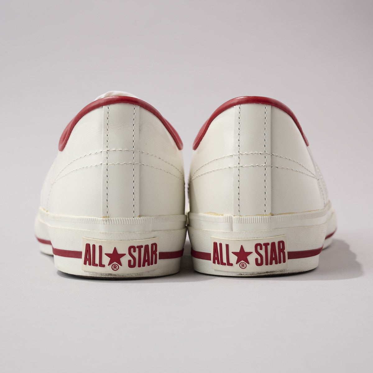 コンバースの白スニーカーのワンスター Jのヒール