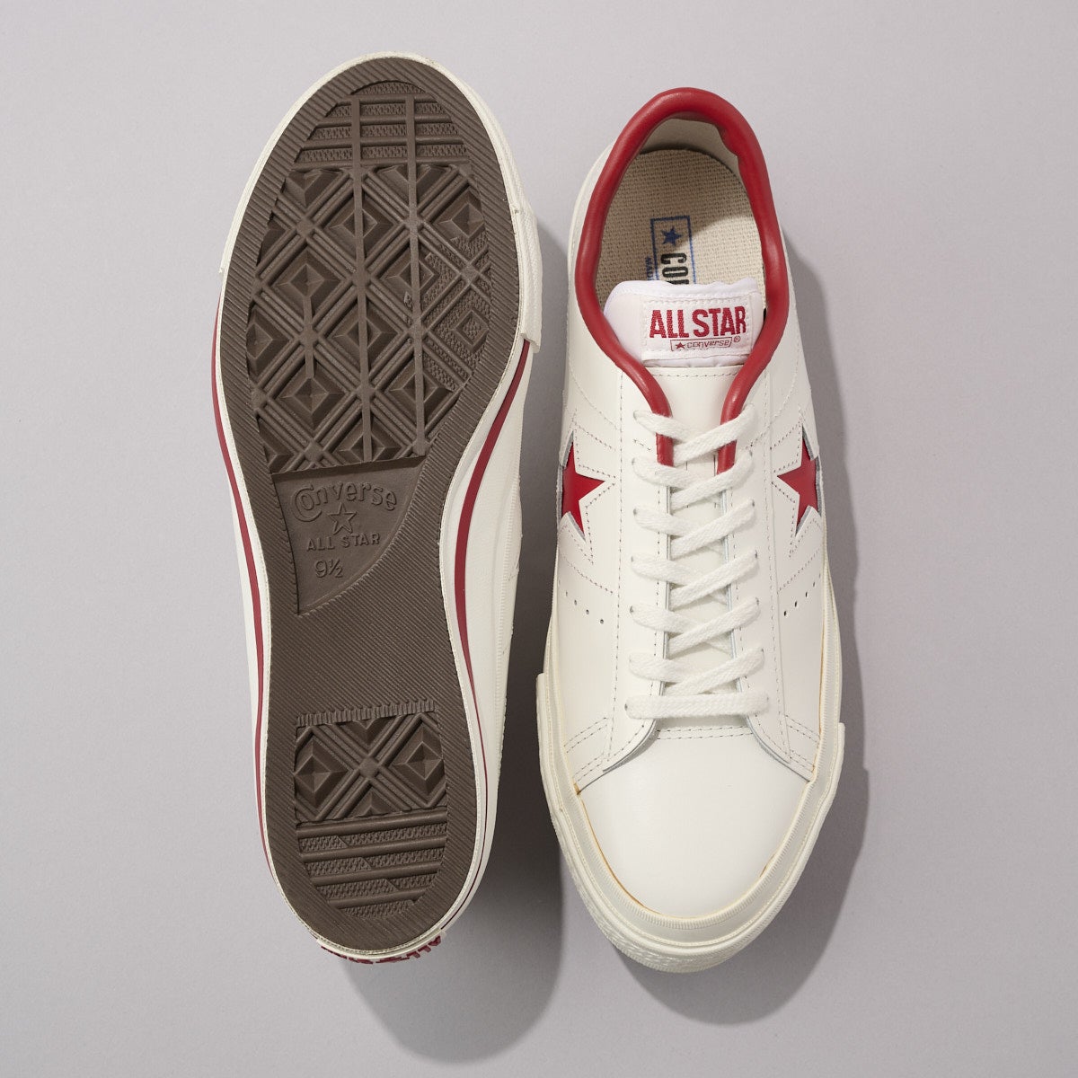 コンバースの白スニーカーのワンスター Jの俯瞰2