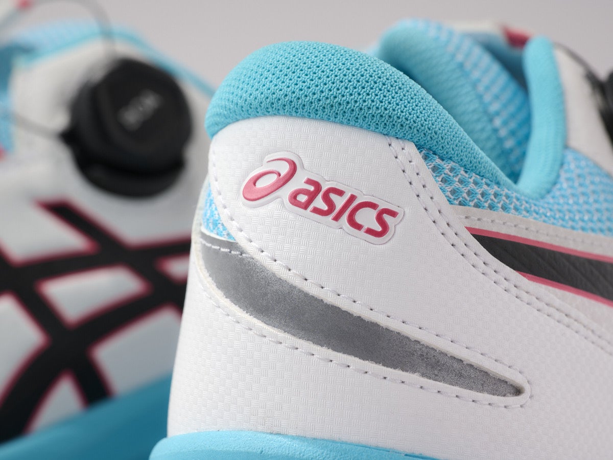 「アシックス」の白スニーカーにはこんな選択肢も。履きやすさと履き心地抜群、ファッション好きに履いて欲しい１足。[ASICS]