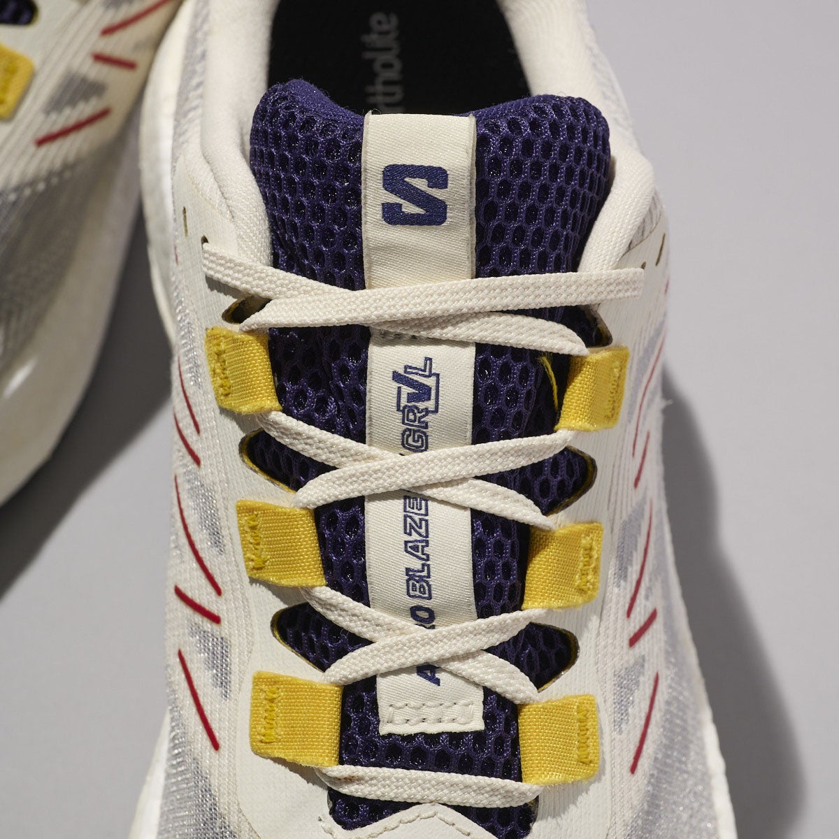 サロモンの新作ゴアテックススニーカー/AERO BLAZE 3 GRVL GORE-TEXを試着&本音レビューのシュータン寄り