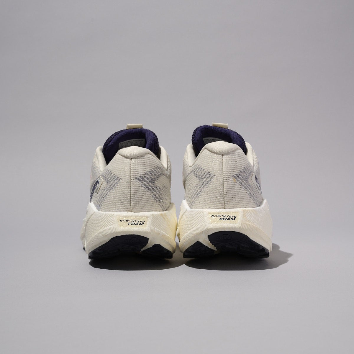 サロモンの新作ゴアテックススニーカー/AERO BLAZE 3 GRVL GORE-TEXを試着&本音レビューのヒール