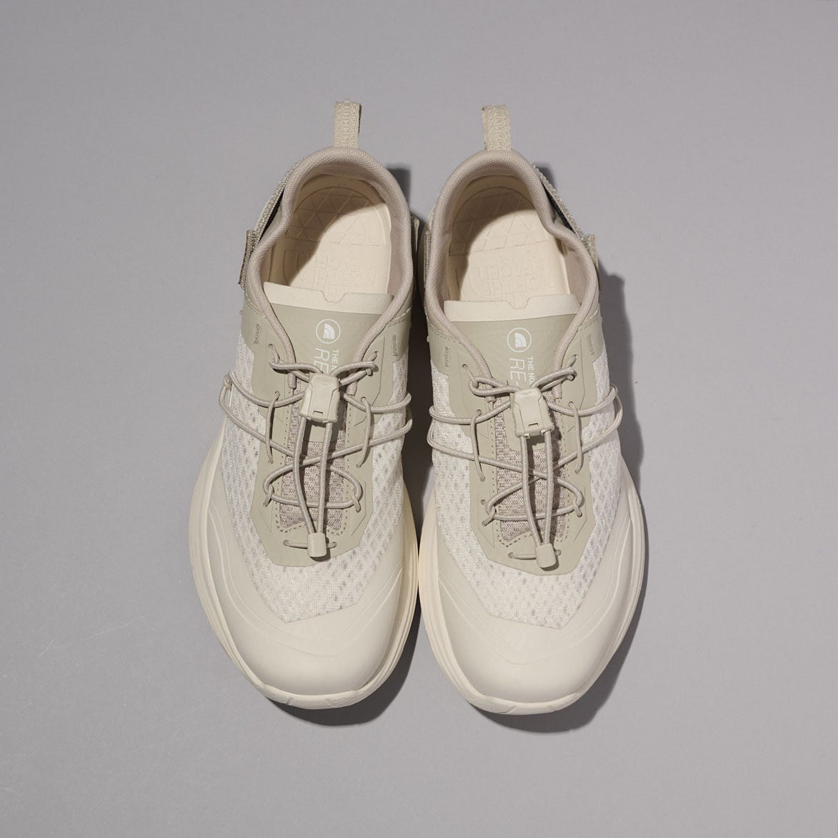 ザ・ノース・フェイスの新作白スニーカー リアクティブ ローム