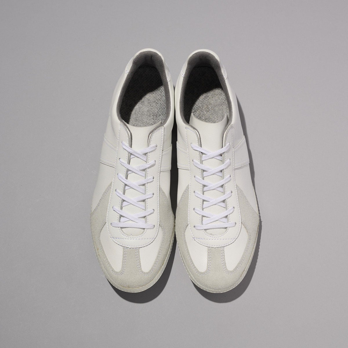 ジャーマン トレーナーの新作白スニーカー &nbsp;GERMAN MILITARY TRAINER ジャーマントレーナー【1700LUX】のアッパー