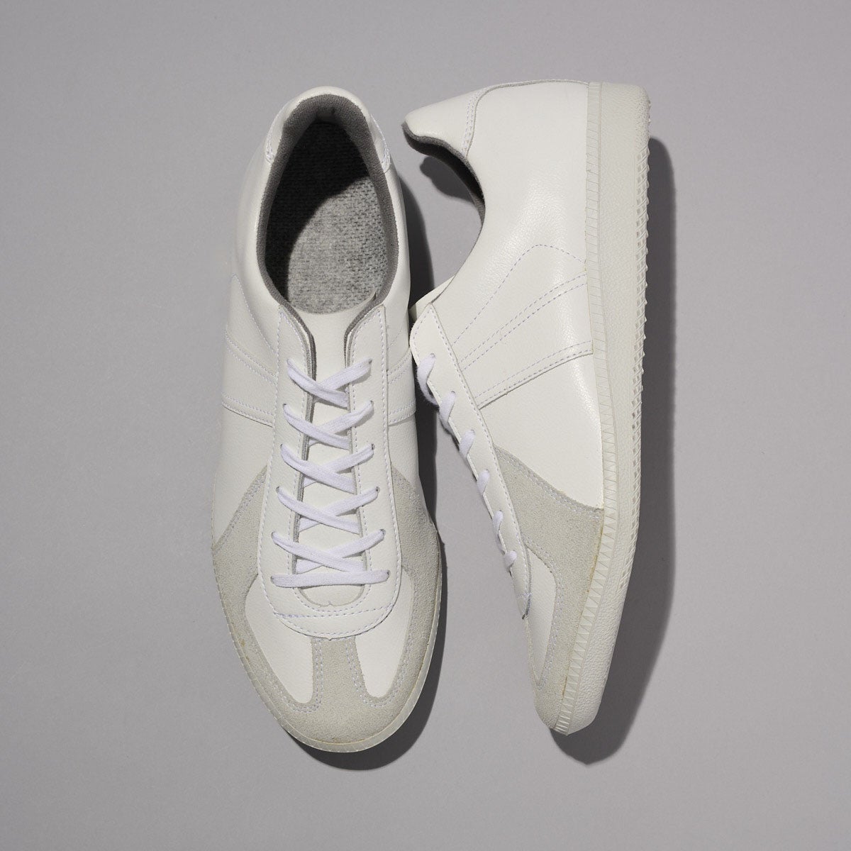 ジャーマン トレーナーの新作白スニーカー &nbsp;GERMAN MILITARY TRAINER ジャーマントレーナー【1700LUX】のアッパーの俯瞰