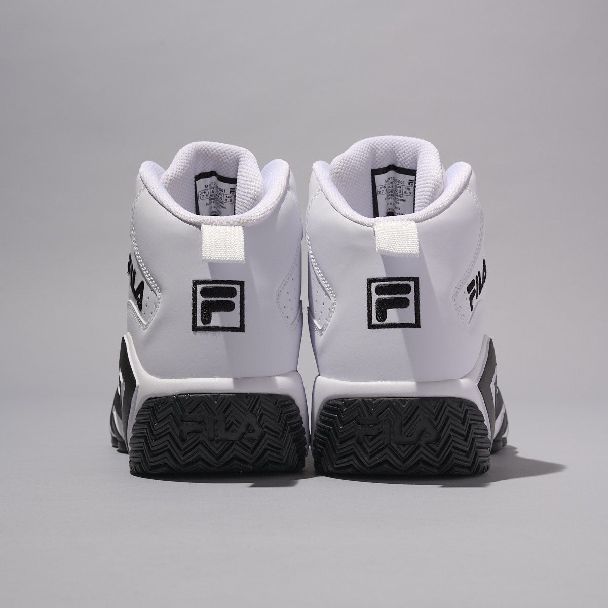 フィラの白スニーカーMBのヒール