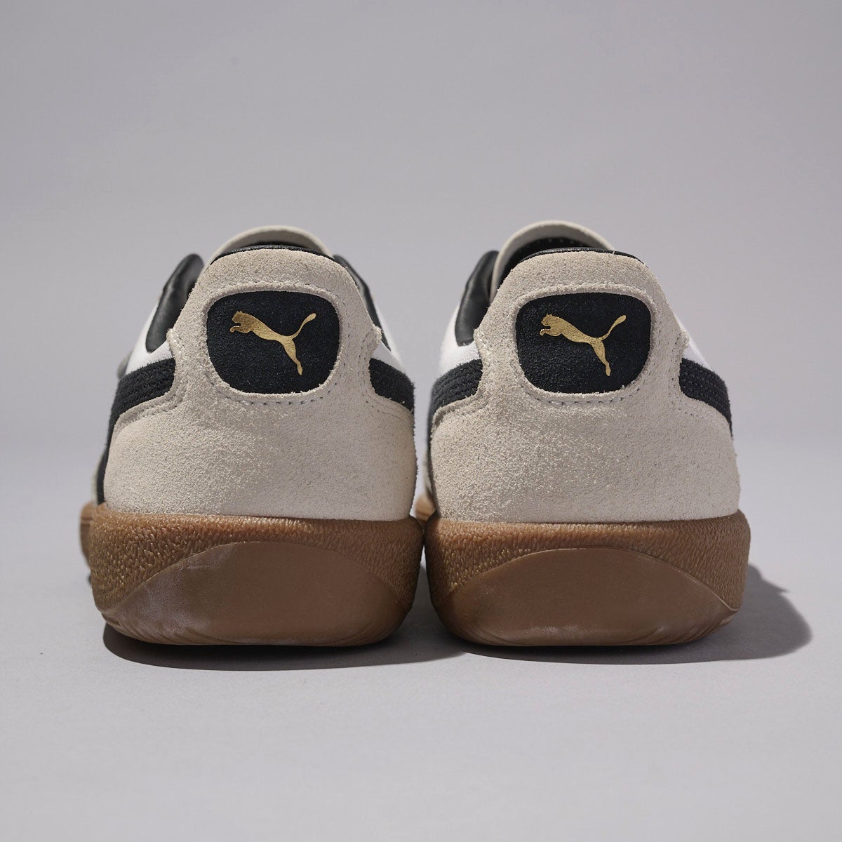 プーマの白スニーカー パレルモ レザー スニーカー　ヒール