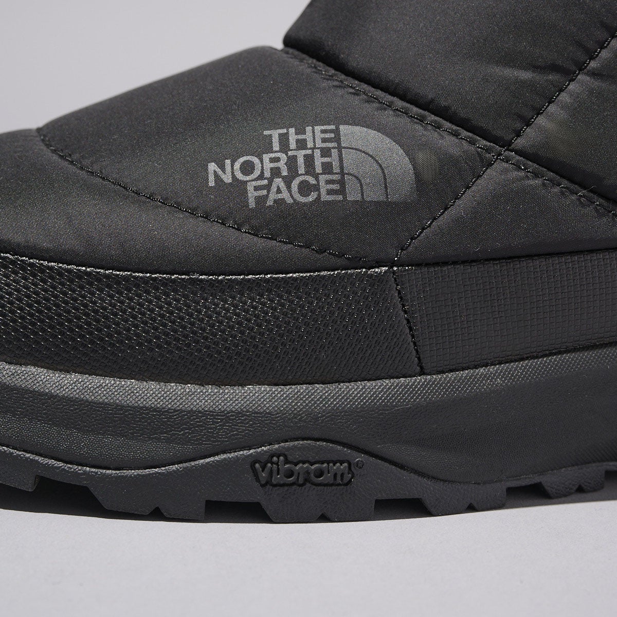ザ・ノース・フェイスの冬ブーツ/ヌプシ ブーティ ウォータープルーフ VIIのロゴ