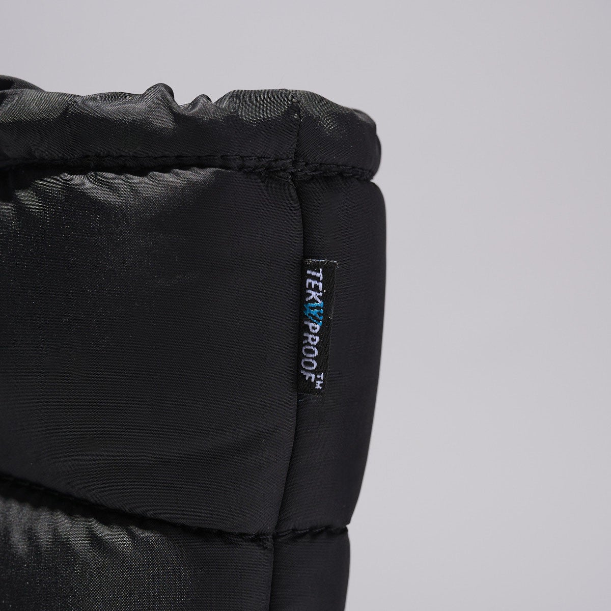 ザ・ノース・フェイスの冬ブーツ/ヌプシ ブーティ ウォータープルーフ VIIのヒールタグ