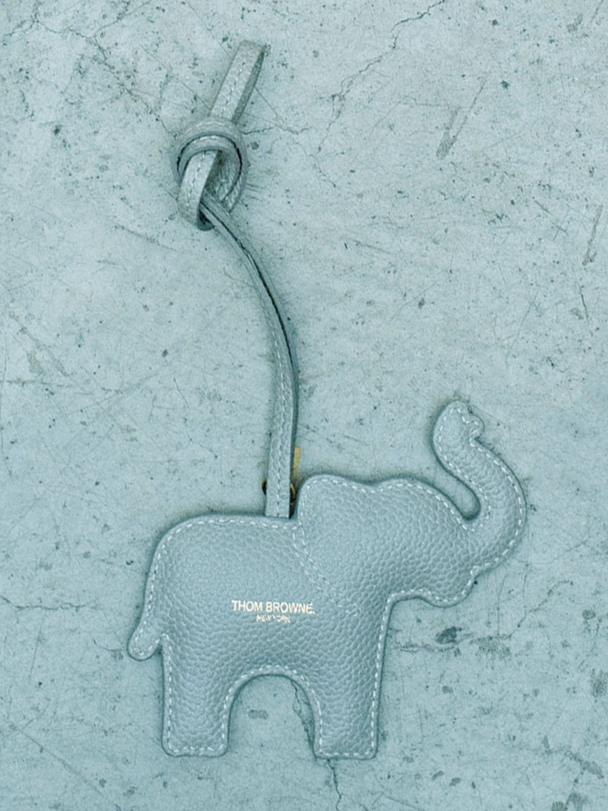 トム ブラウンのチャーム