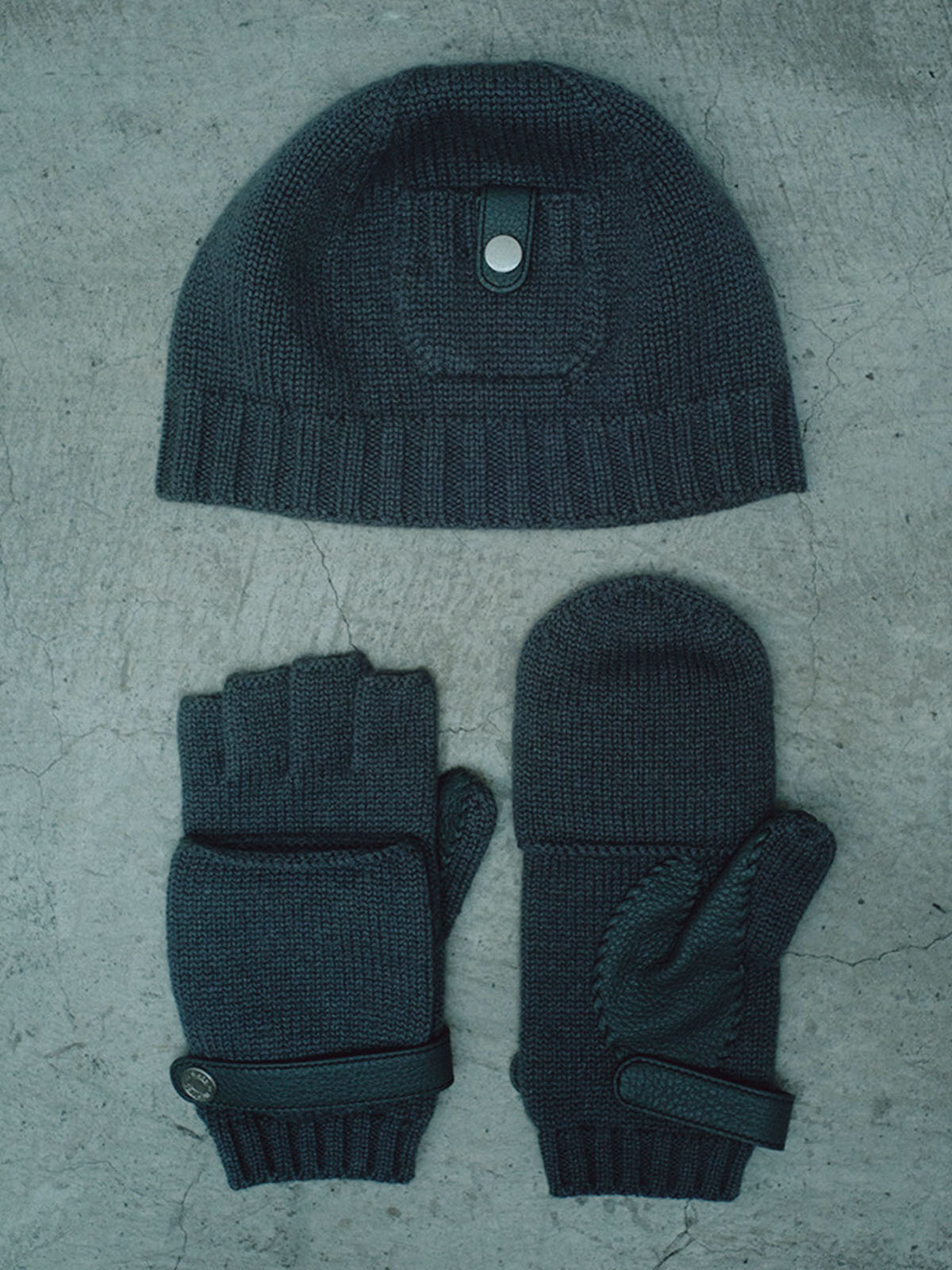 エルメスのニット帽、グローブ