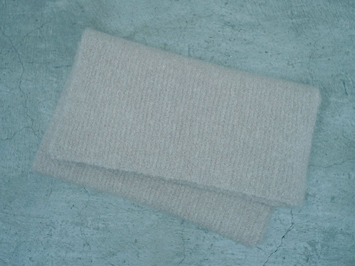 ザ・ロウのマフラー