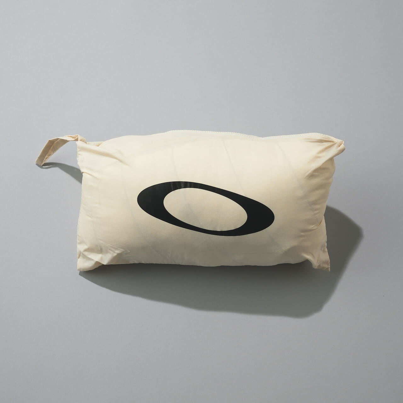 オークリーのダウン Snowbound Pkble Down Puffy Jacketのパッカブル