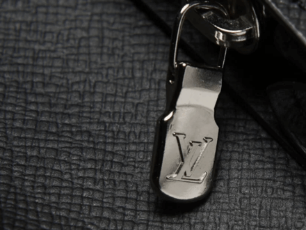 年末年始に狙うべきはハイブランドの「黒財布」。エルメス、カルティエ、ルイ・ヴィトン…キャッシュレス派にもオススメな一生モノレザーな12選！