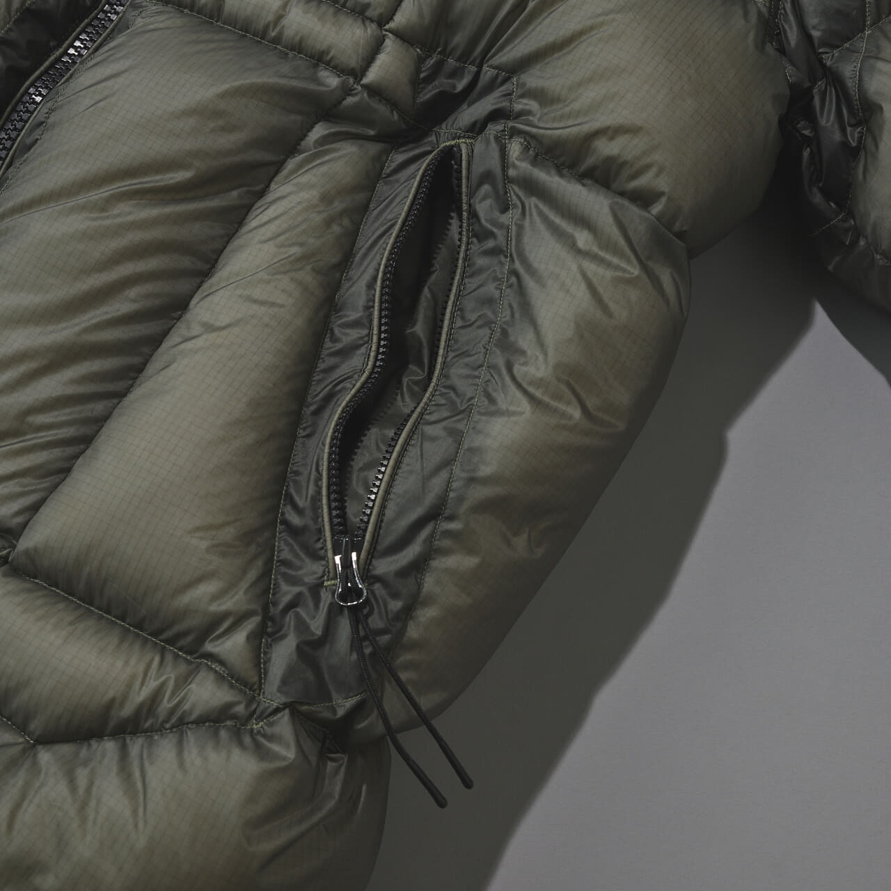 シーピーカンパニーのダウン/DD.D. Shell Hooded Down Jacketのポケット