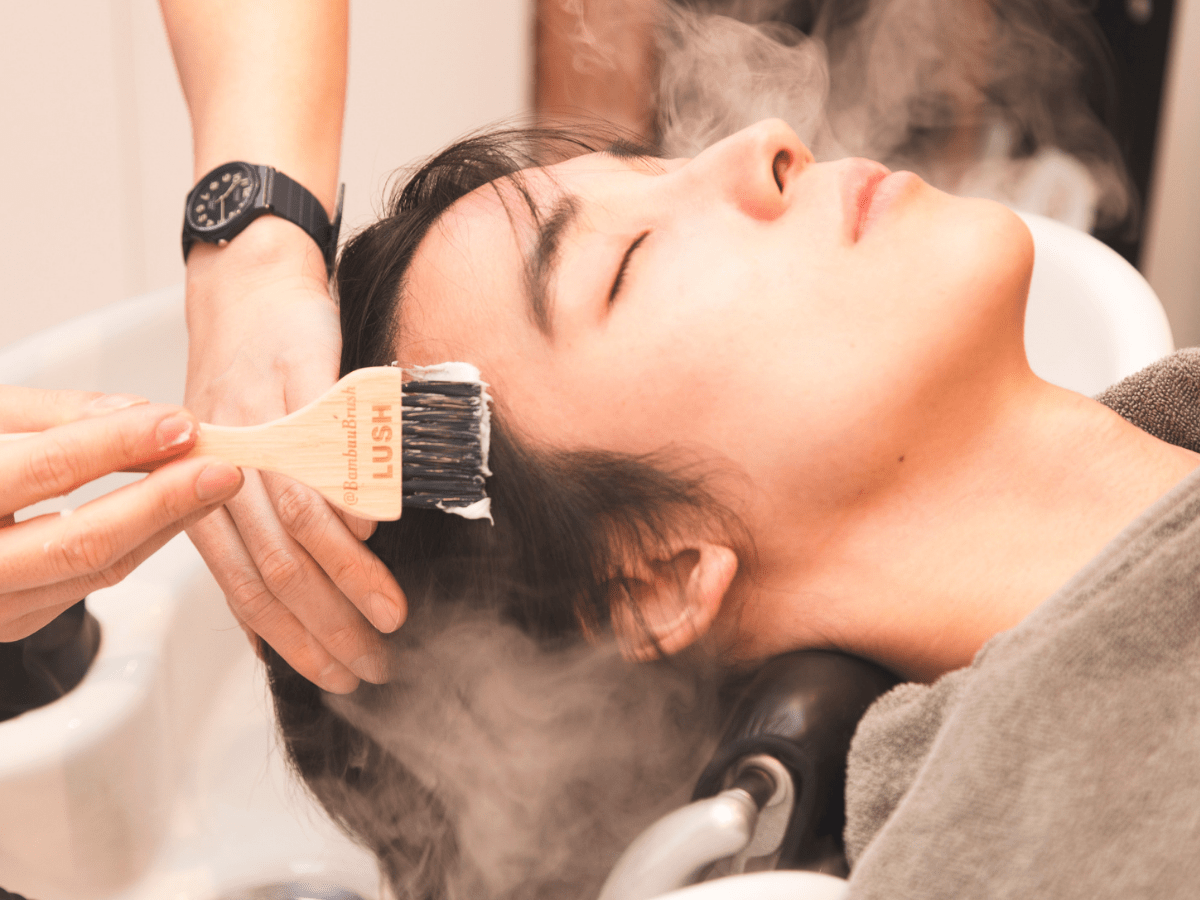 lush spa新宿 ヘアラボ体験 トリートメントの様子