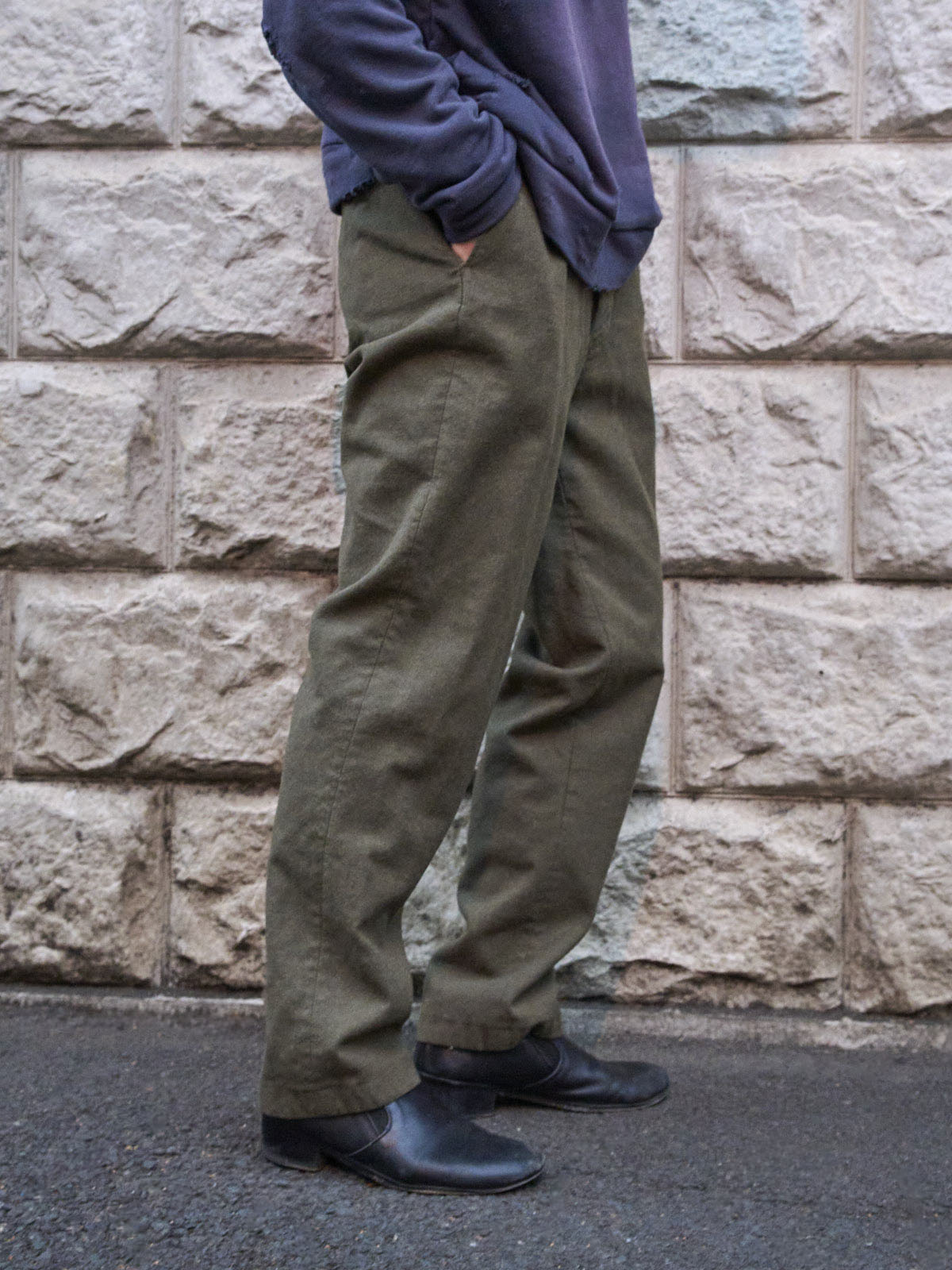 松岡光の冬の私服コーディネート＿古着のパンツサイド