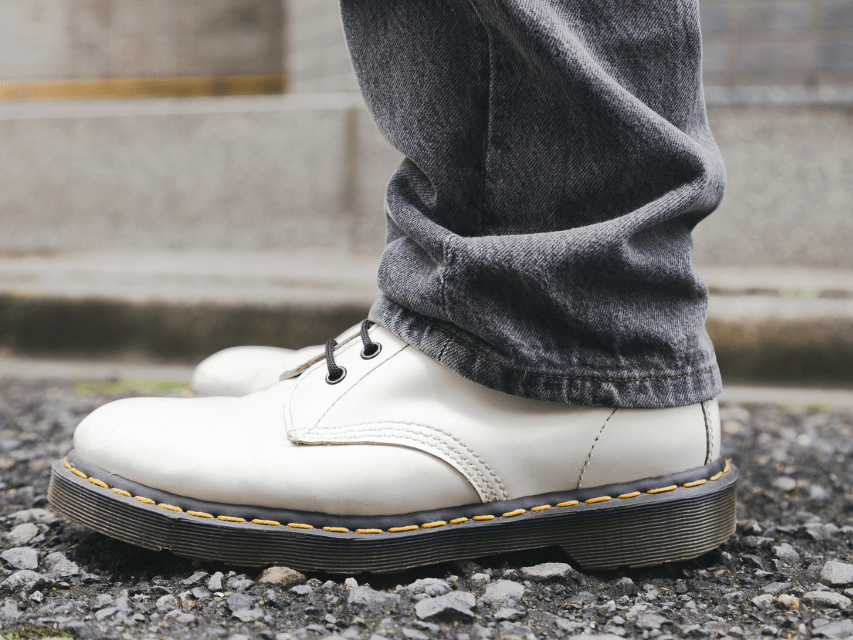 OLTA・橋本哲平さんの冬スタイル ドクターマーチンのブーツ サイドデザイン