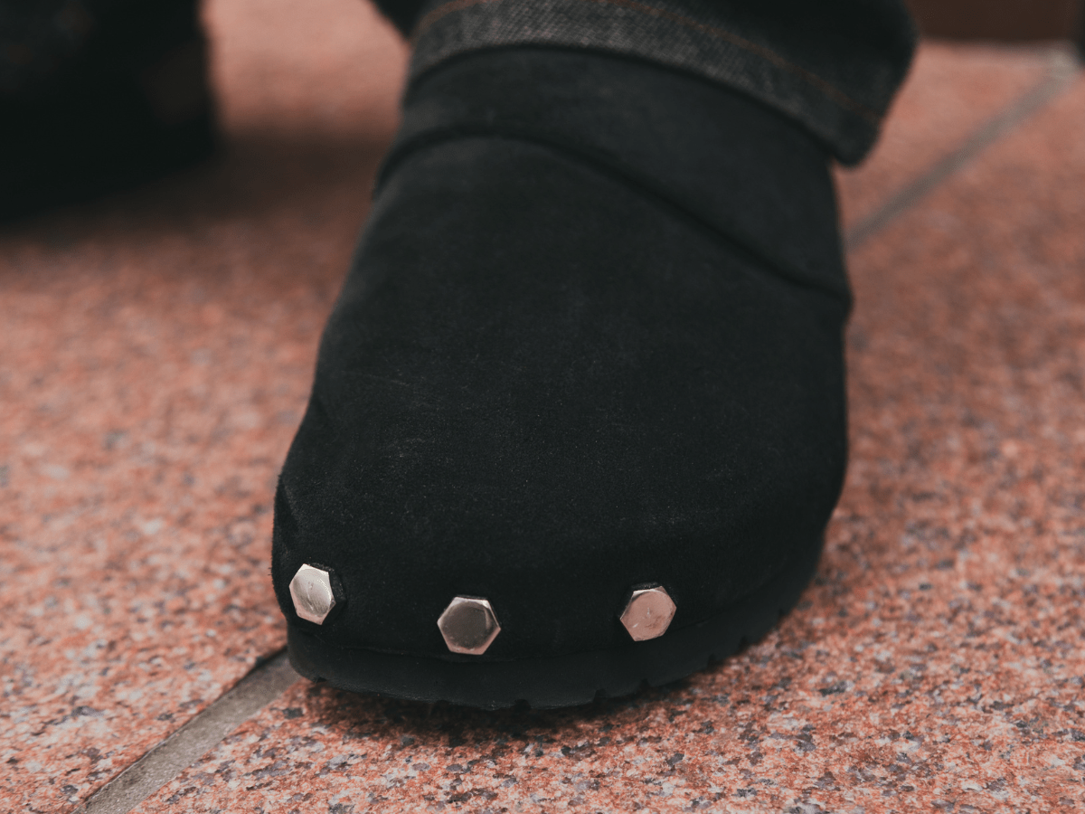 STILL LIGHTS・ TAKUさんの冬スタイル　シューズ　スタッズ