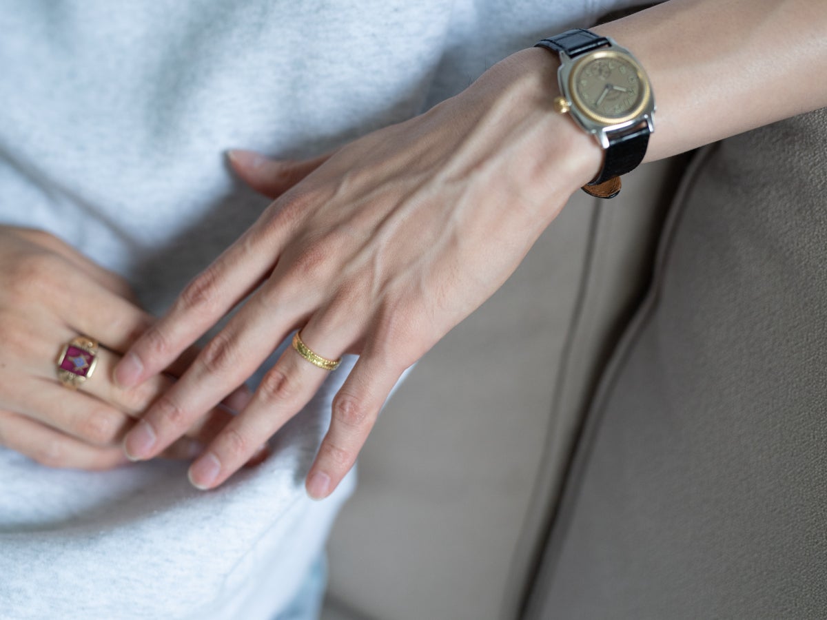 メンズノンノモデル 守屋光治のオーダーメイドで作った個性派リングとクラシカルな時計に調和