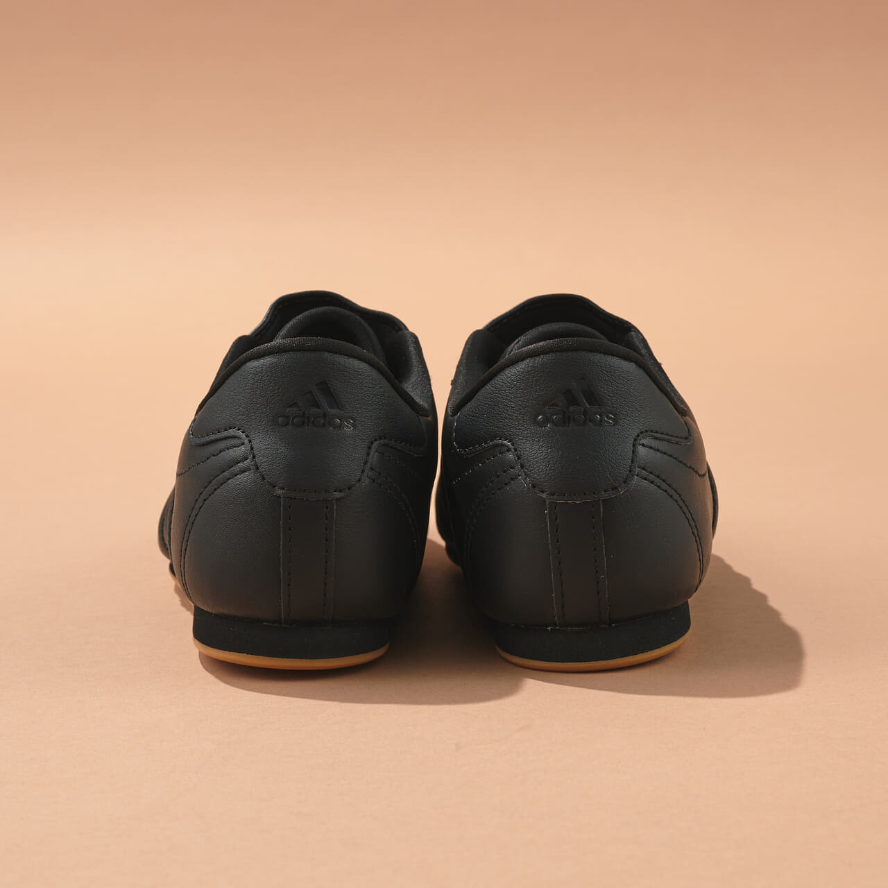 エディターが買ってよかったアディダス オリジナルスの愛用スニーカー「テコンドー」のヒール