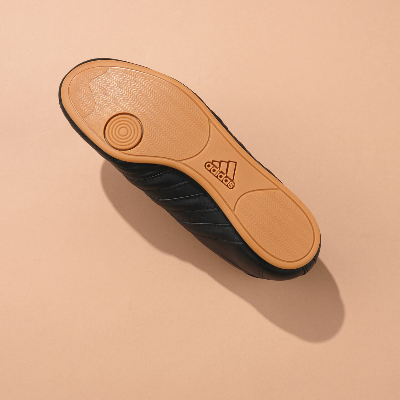 エディターが買ってよかったアディダス オリジナルスの愛用スニーカー「テコンドー」のアウトソール