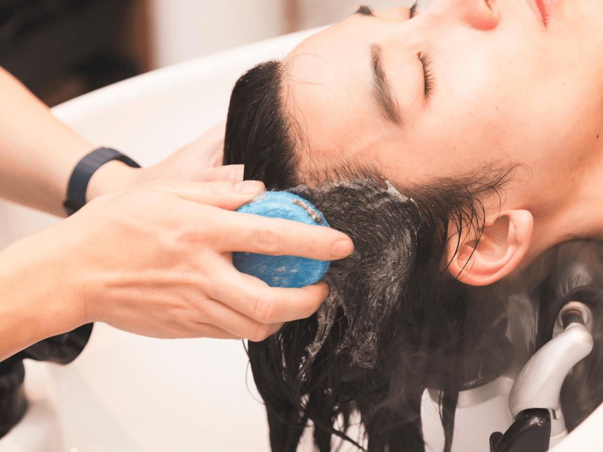 lush spa新宿 ヘアラボ体験 シャンプーの様子